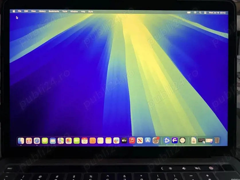 Vand MacBook Pro M1, 8gb RAM, 512 gb Memorie Interna diagonala 13.3 inchi