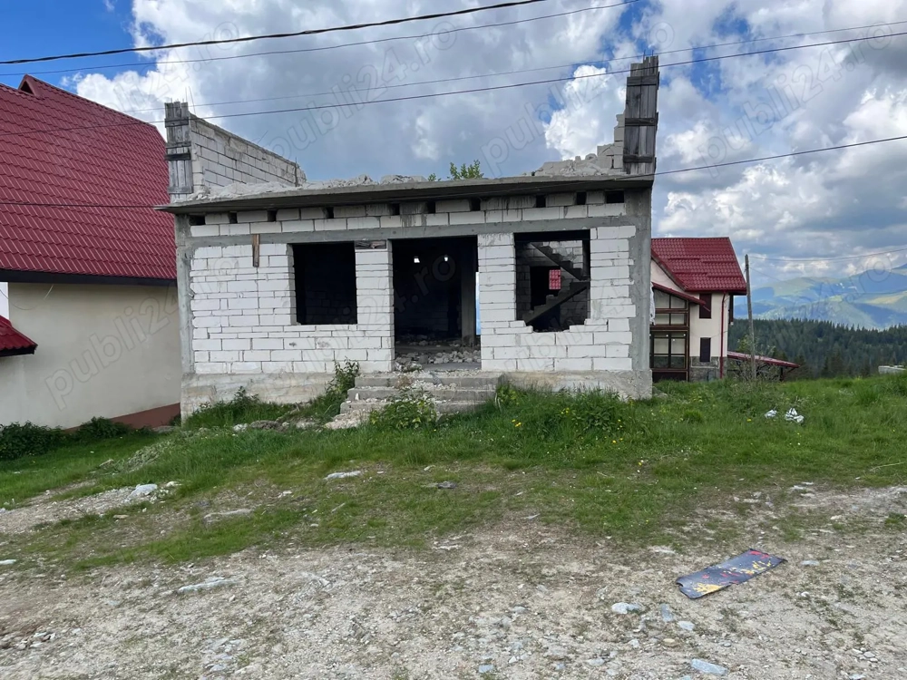 Vând casă de vacanță 