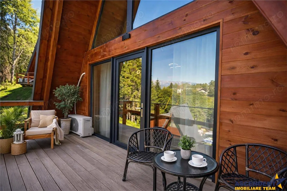 Ansamblu de 3 case, tip A frame, Moieciu de Jos, constructie 2025