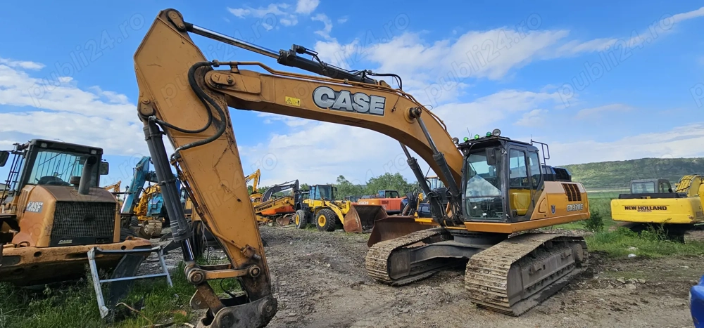 Excavator pe șenile CASE CX 370 C