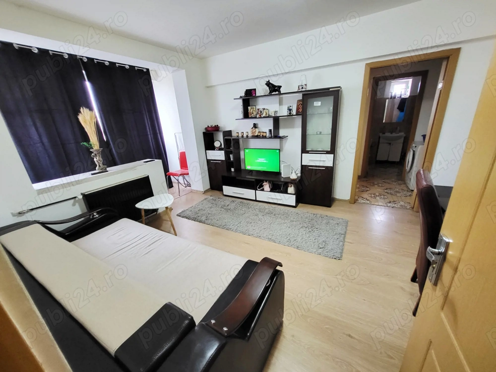 *PROPRIETAR*Ap. 2 cam.*Semidecom.*Et. 5*Ultracentral*Catedrala   Statia Coreco*