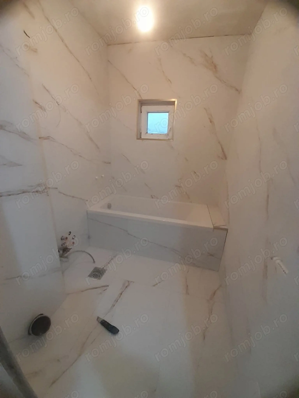 Ezecut  lucrari  interioare și exterioare 