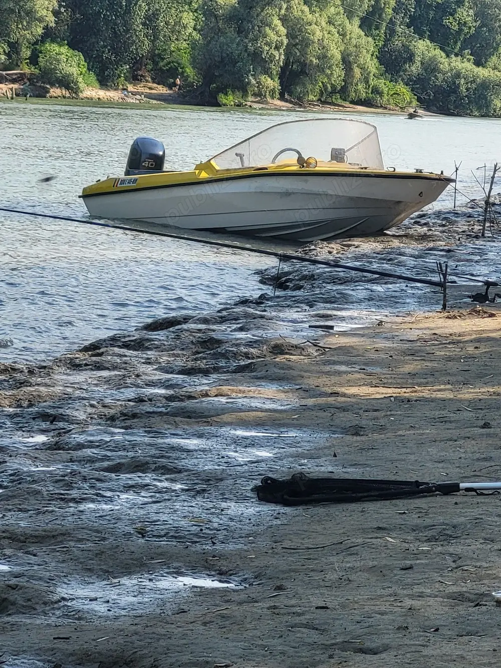 Vand barca cu motor+ peridoc