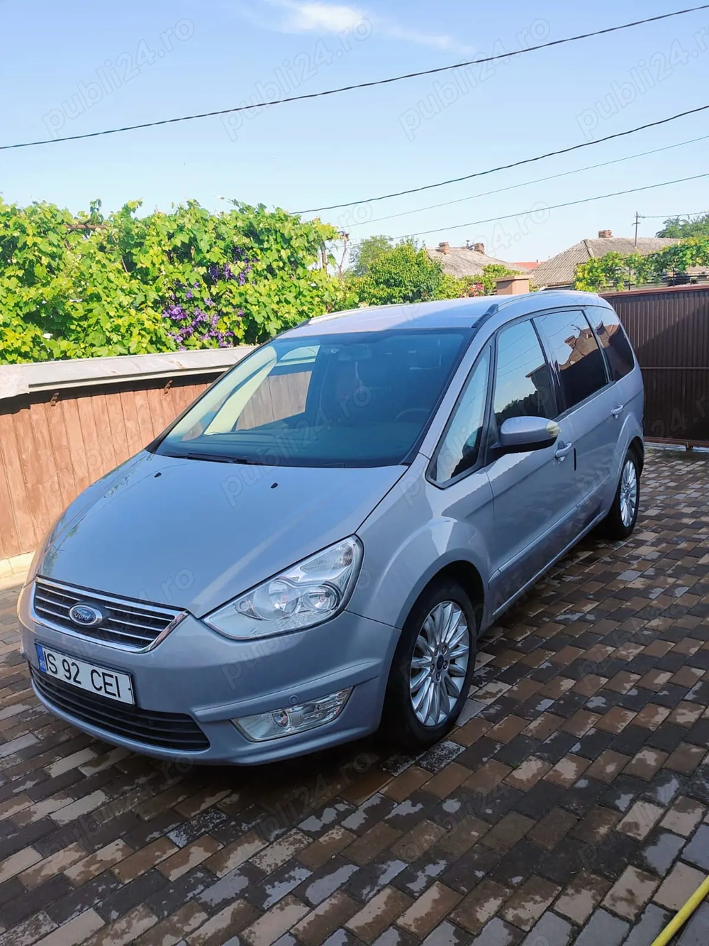 Vând Ford Galaxy 2011