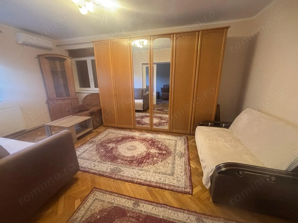 Mobilat si utilat aproape de Piata Unirii