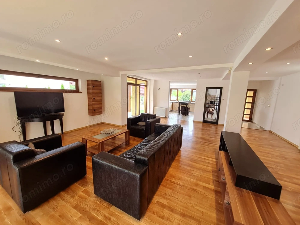 Super oferta!!!Vila spațioasă în Ghiroda!