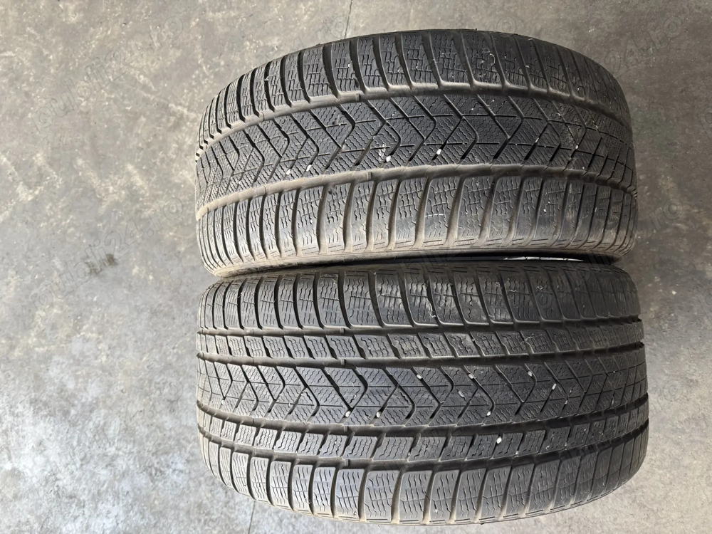 Vând anvelope Pirelli M+S