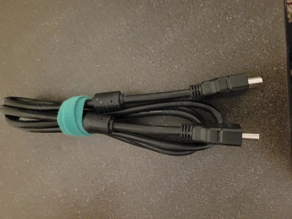 Cablu HDMI (High-Definition Multimedia Interface).
