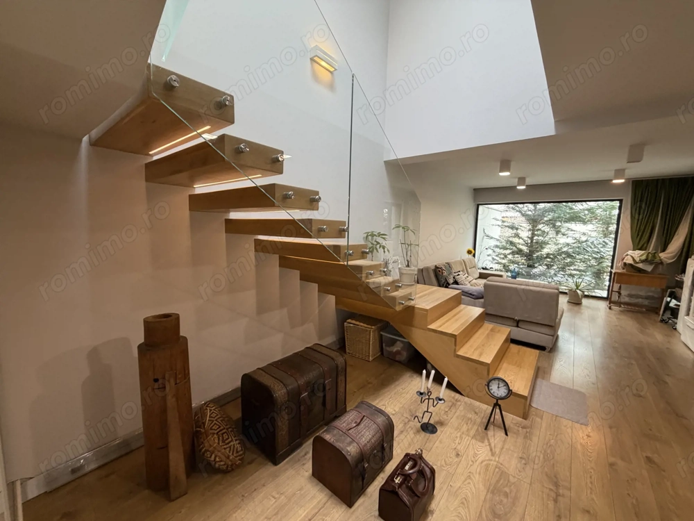 Duplex modern – arhitectură contemporană, spații luminoase