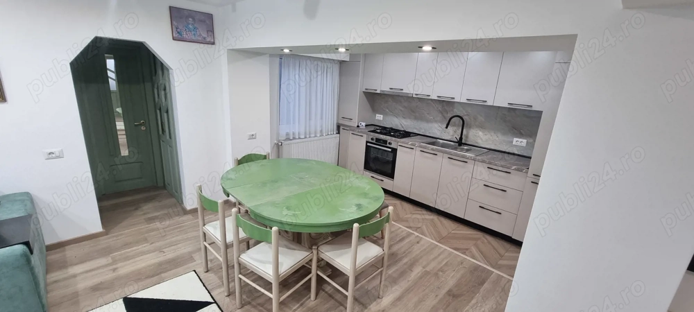 Inchiriez apartament cu 4 camere