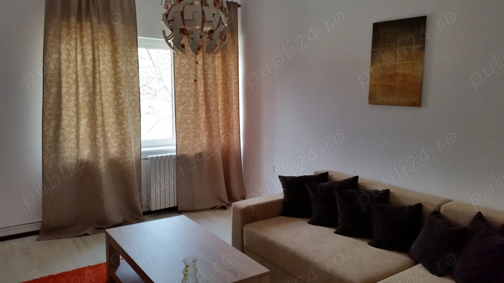 Închiriez apartament ultracentral,2 camere 75m decomandat. Bd.Ferdinand Teatrul Fantasio.