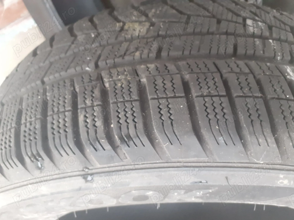 Vând 4 cauciucuri detalii în poze 