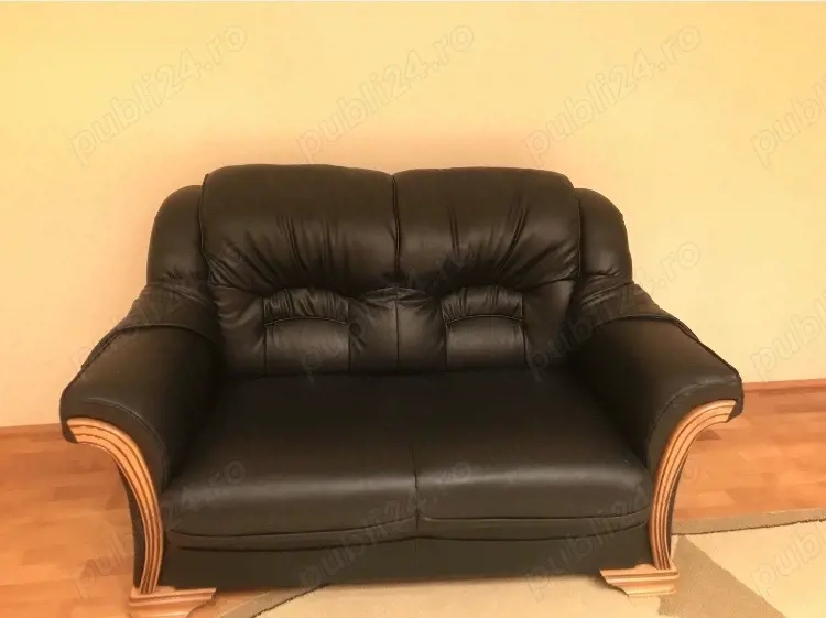 Vand canapea noua din piele ecologica