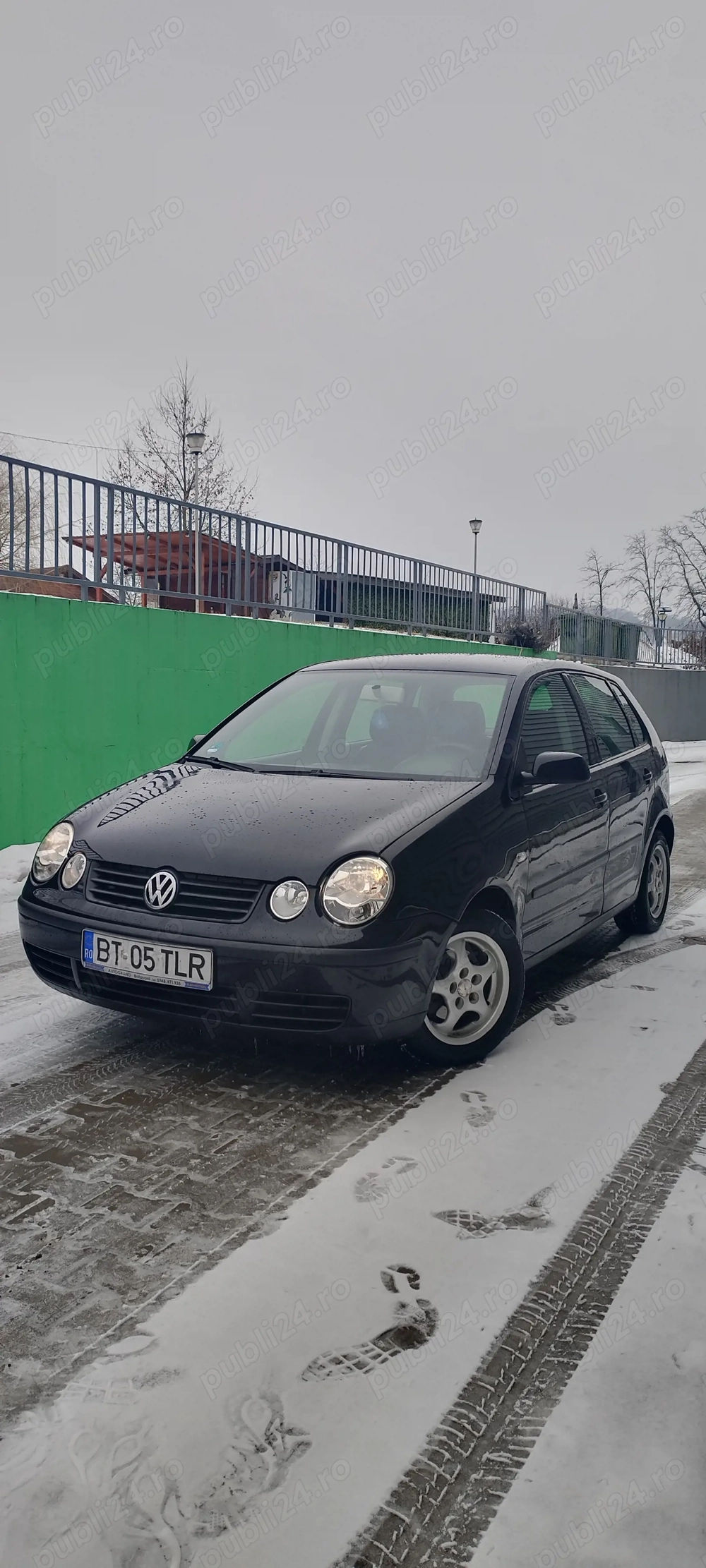 Vand vw polo 1.2 Benzina (impecabil)
