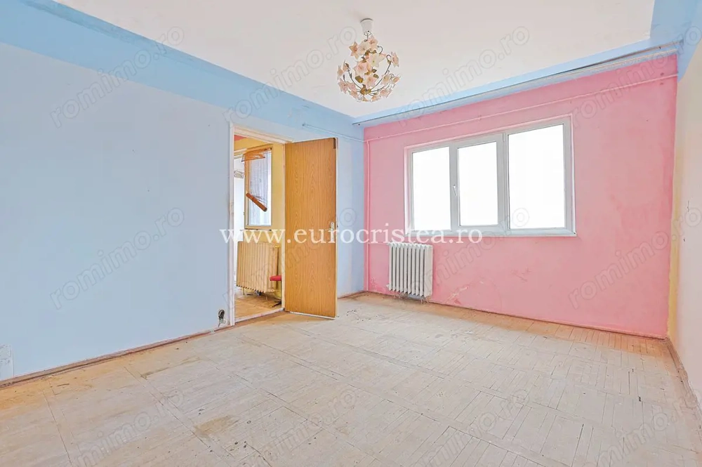 Apartament 3 camere de vânzare în Mangalia