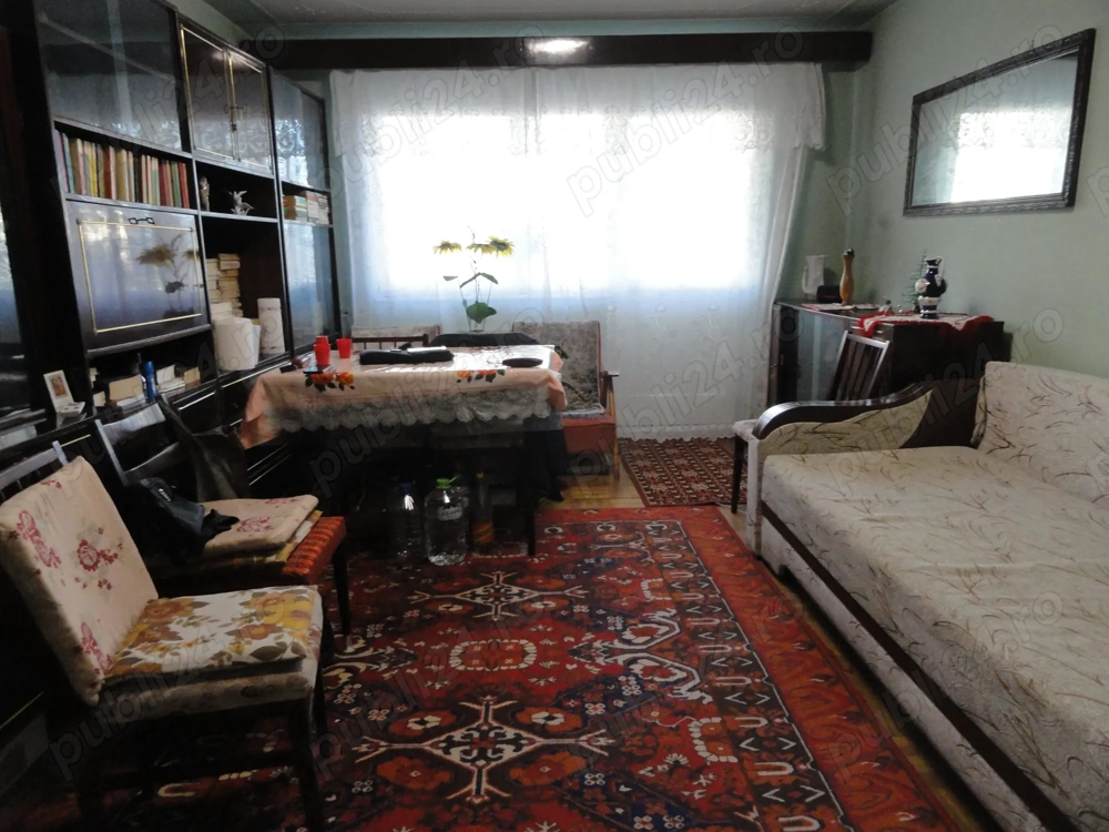 Apartament 3 camere decomandat, 2 bai, 2 balcoane, etaj 2 zona Vlaicu, 79 mp, centrala pe gaz