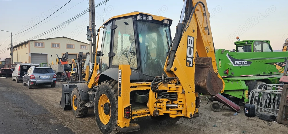 Buldoexcavator JCB 3CX an 2021