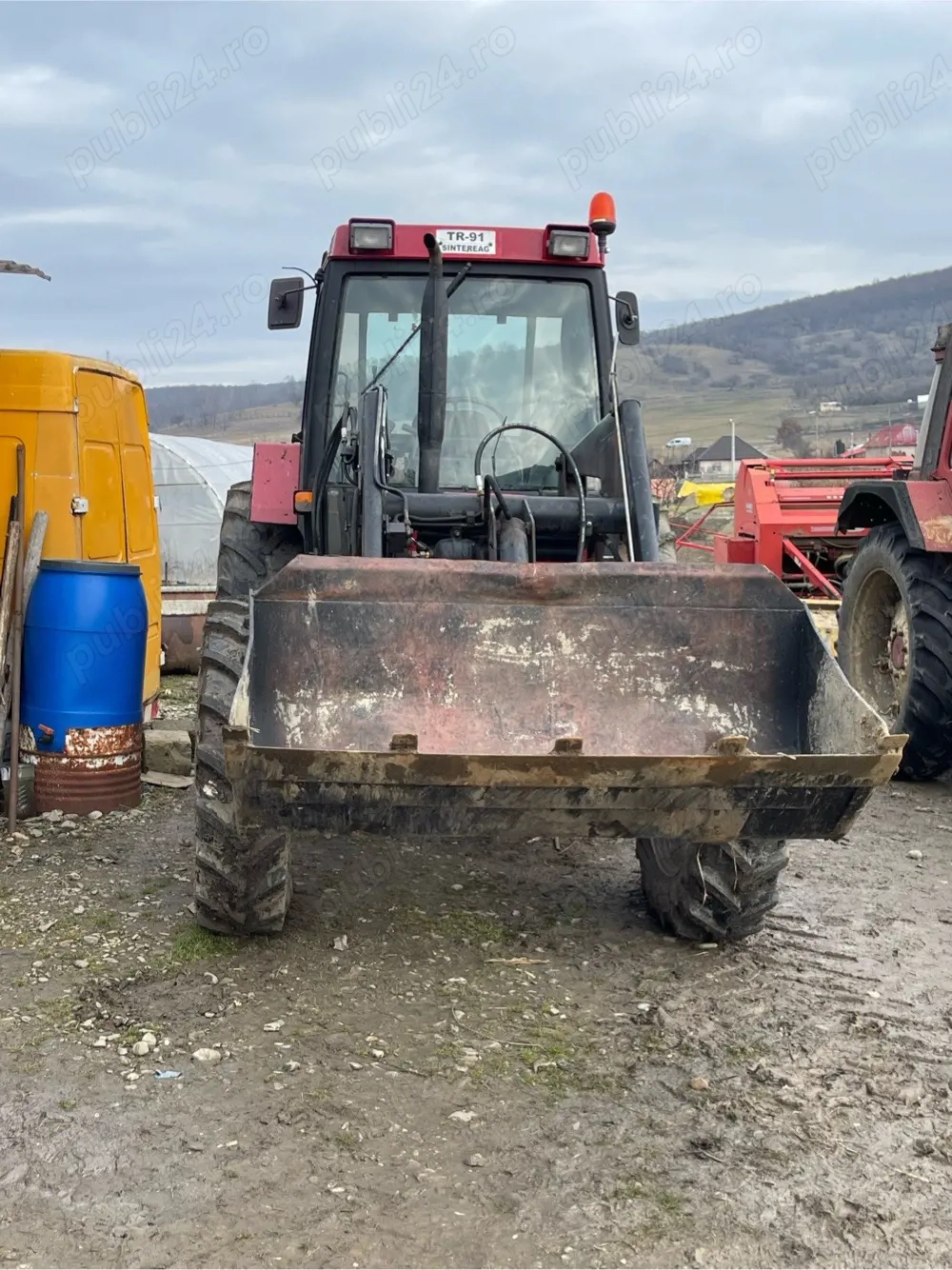 Vând Case Internațional 856 XL Turbo cu frontală