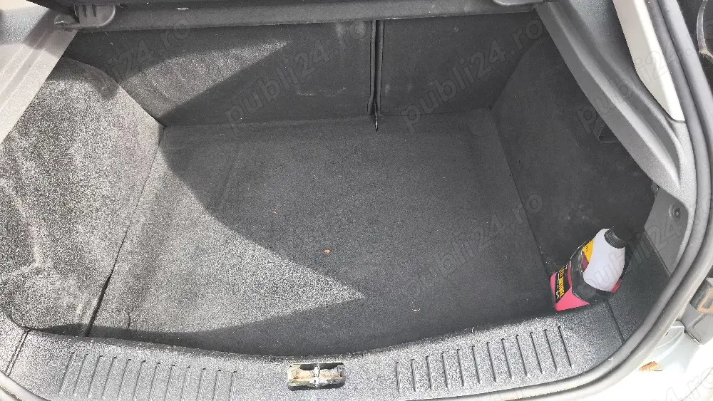 vând Ford Focus mk2 GHIA