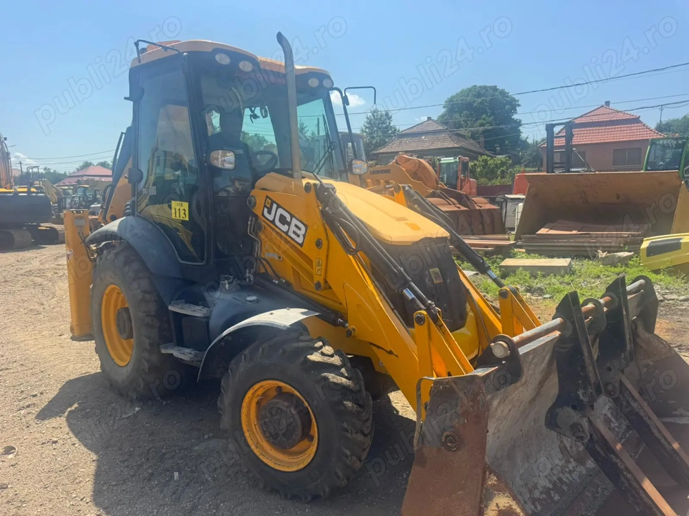  Buldoexcavator JCB 3CX