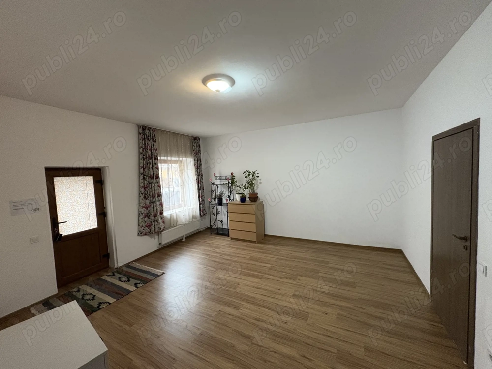 Casa spatioasa perfecta pentru locuit sau afaceri comerciale