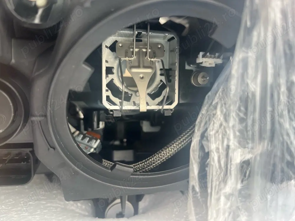 far xenon bmw f30 stanga