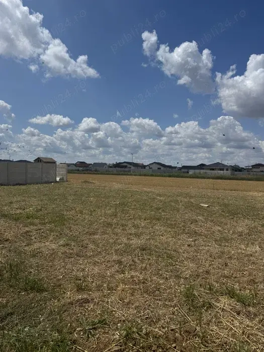 Vand 2 parcele in localitatea Santandrei, jud. Bihor, cu destinatia servicii si comert,55Euro m2