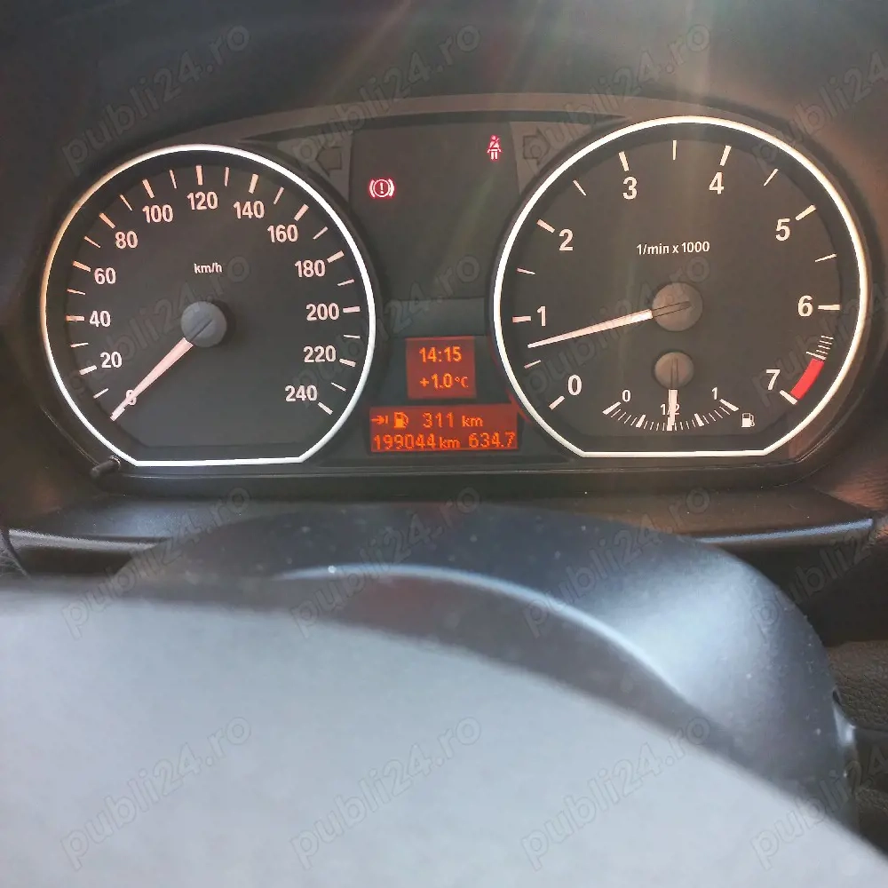 se vinde bmw seria1