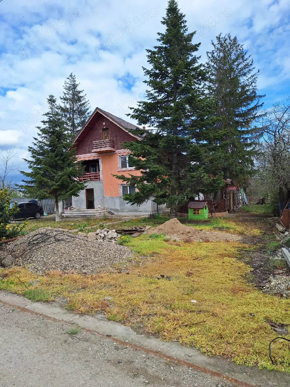 Vand casa vila S+P+1E, 367mp construiti,cu teren 2000mp sau 3600mp 