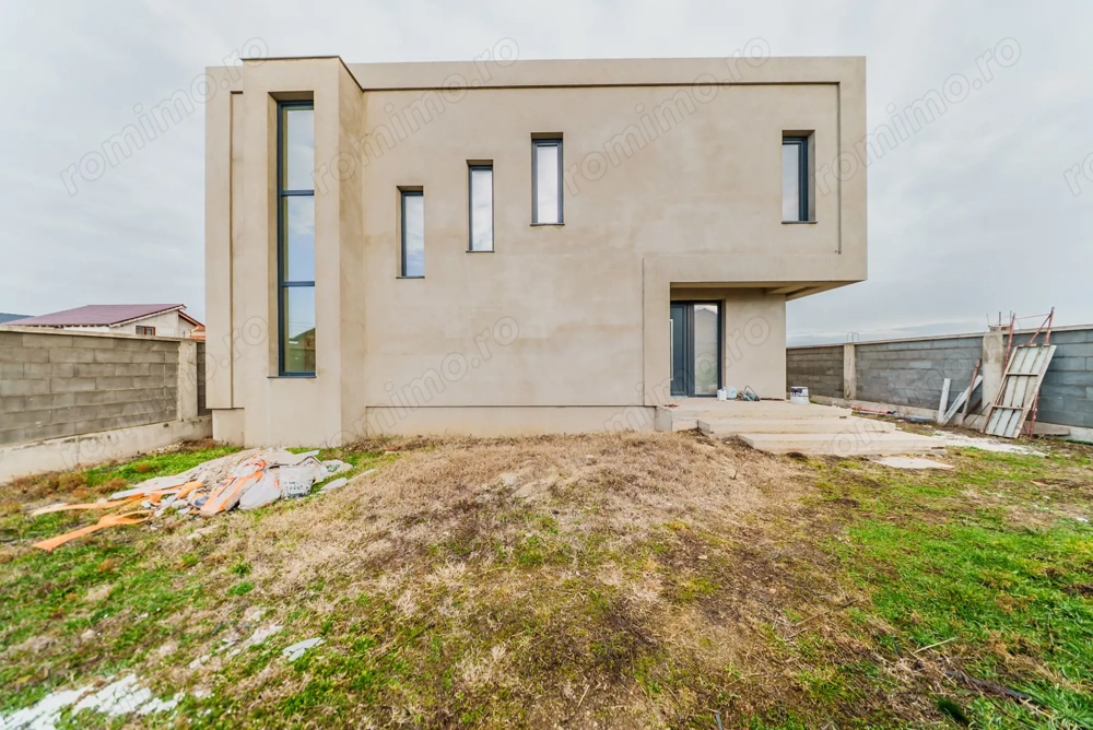 Vila noua la gri, design deosebit, 4 camere, Fantanele