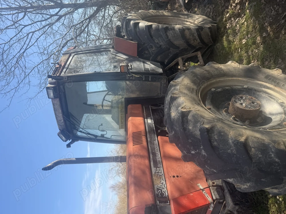 Case Internațional 956XL