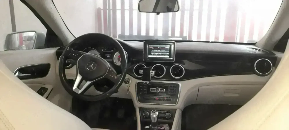 Mercedes cla180  2014 .
