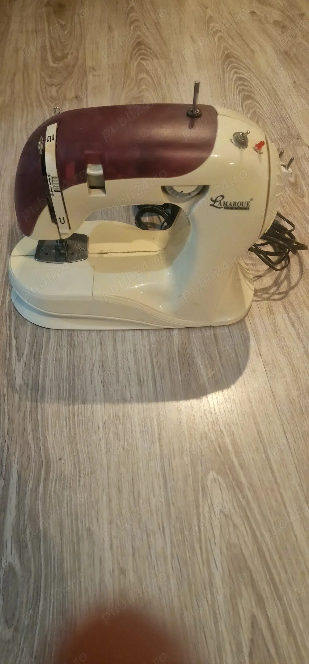 Mașină de cusut 