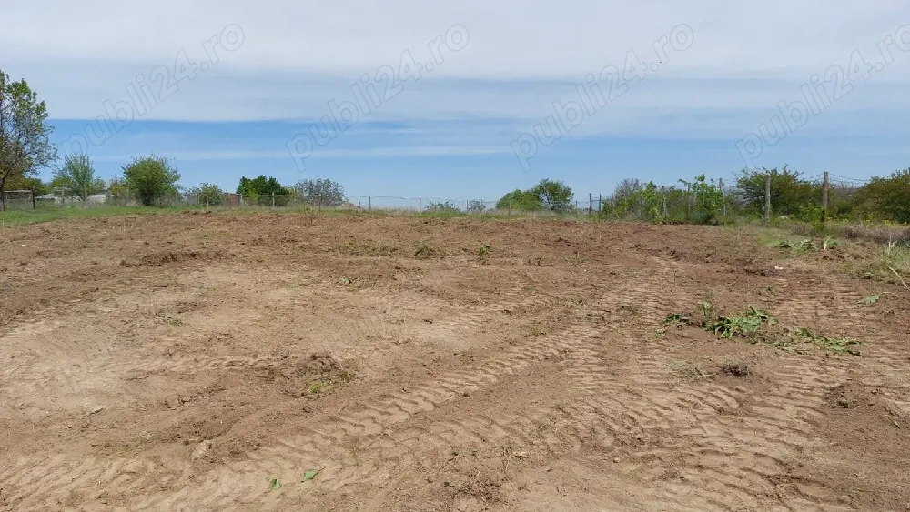 Vand teren Luncavița 