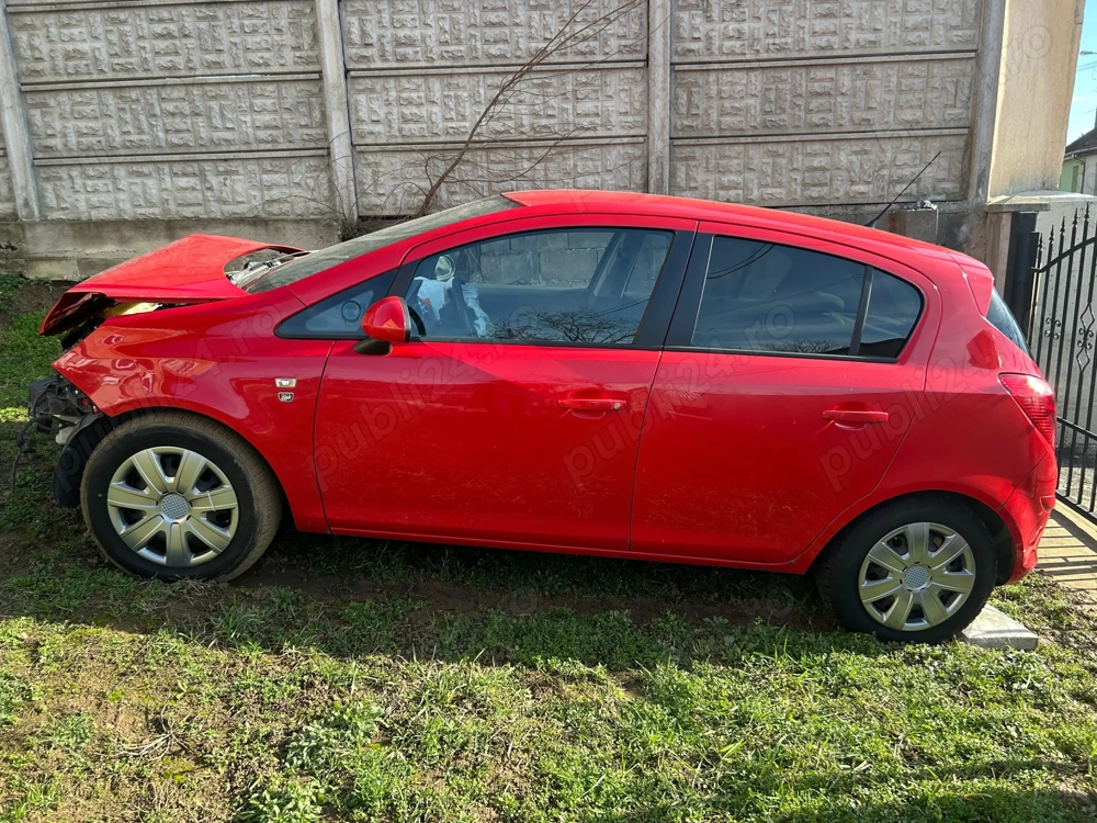 Vand Opel Corsa D avariat. Primul venit, primul servit. 