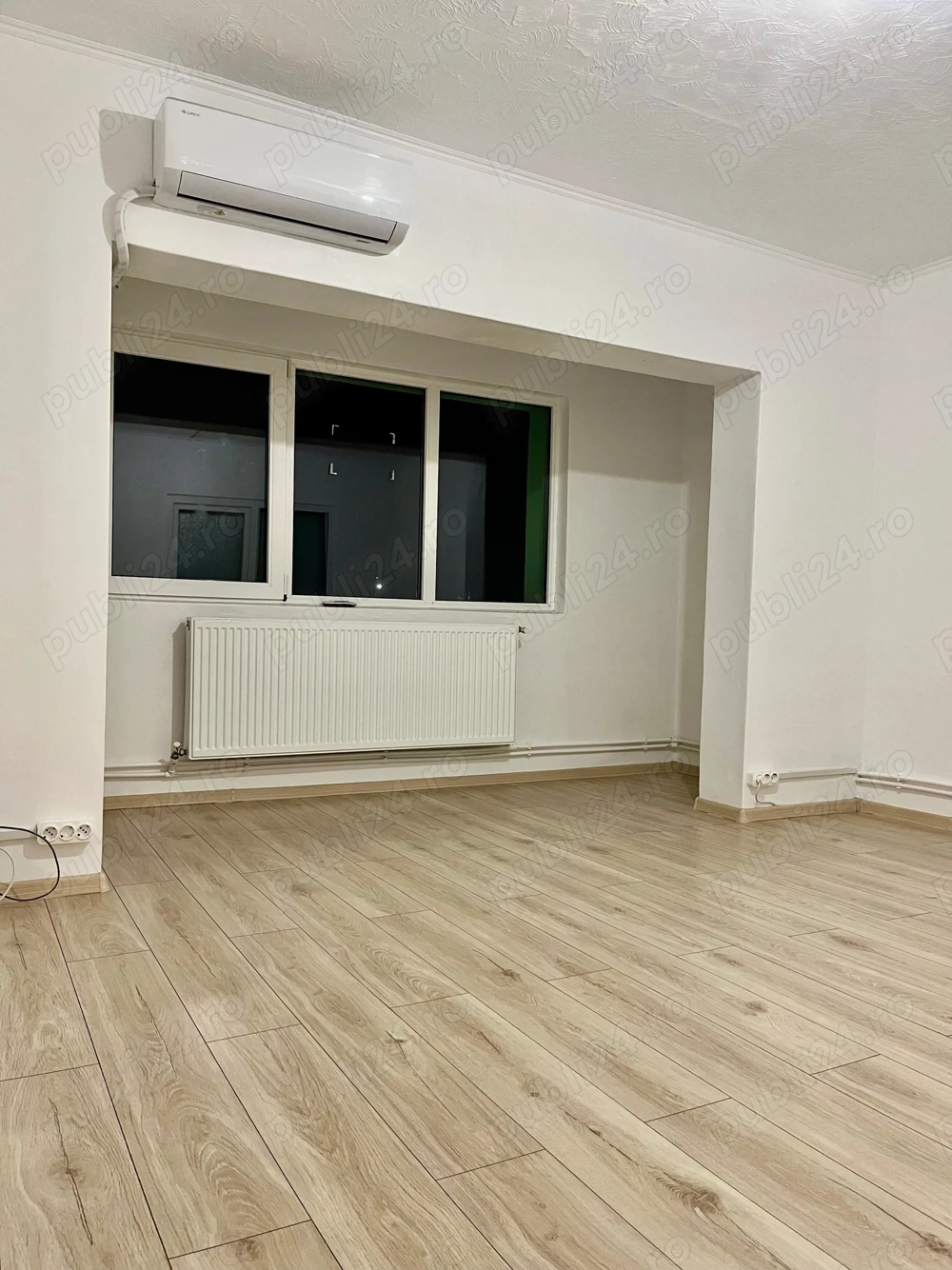 Garsonieră modificată în 2 camere, decomandată, 40 mp   Etaj 1 3   Bloc 1989   Mutare imediată