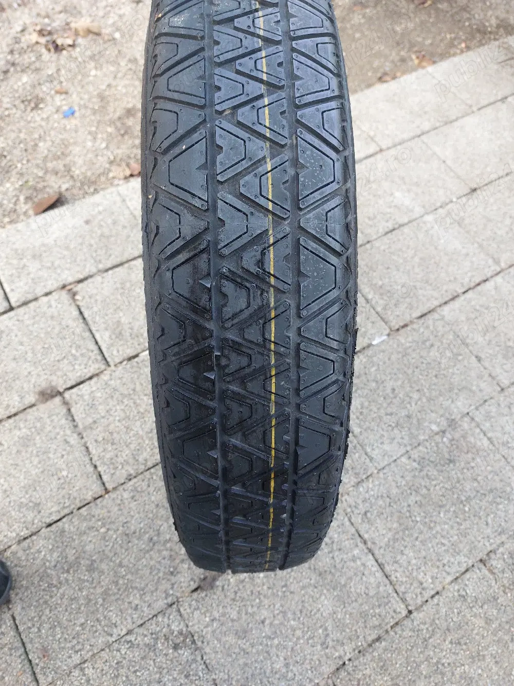 Rezerva îngusta Nissan