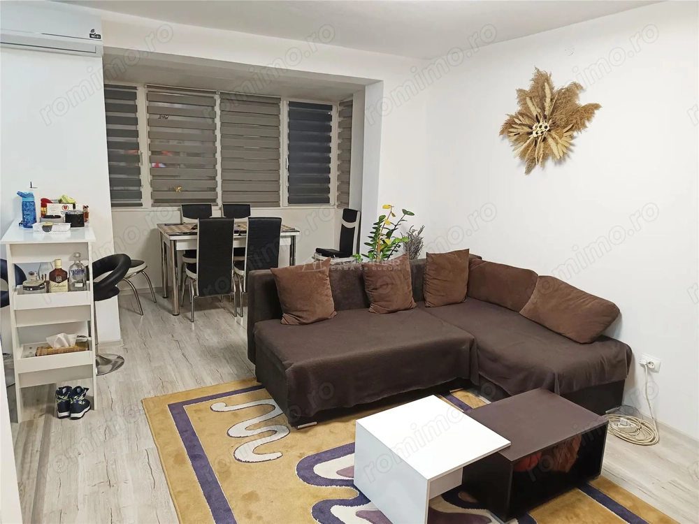 Apartament 2 camere in zona centrala Moldova Noua, langa piata