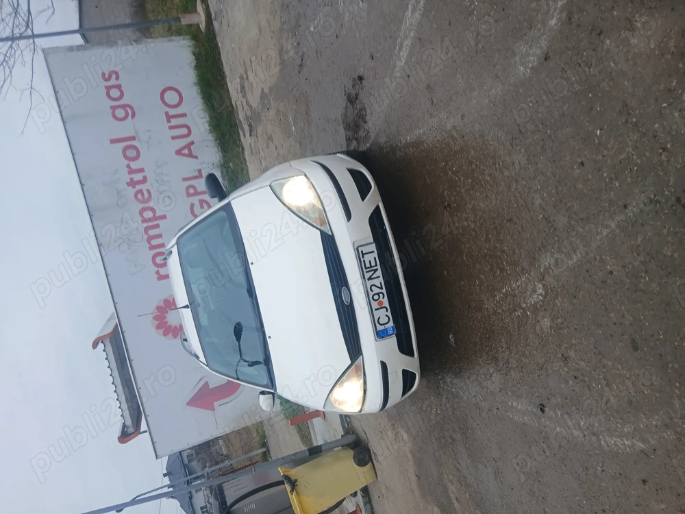 Vând Ford focus 