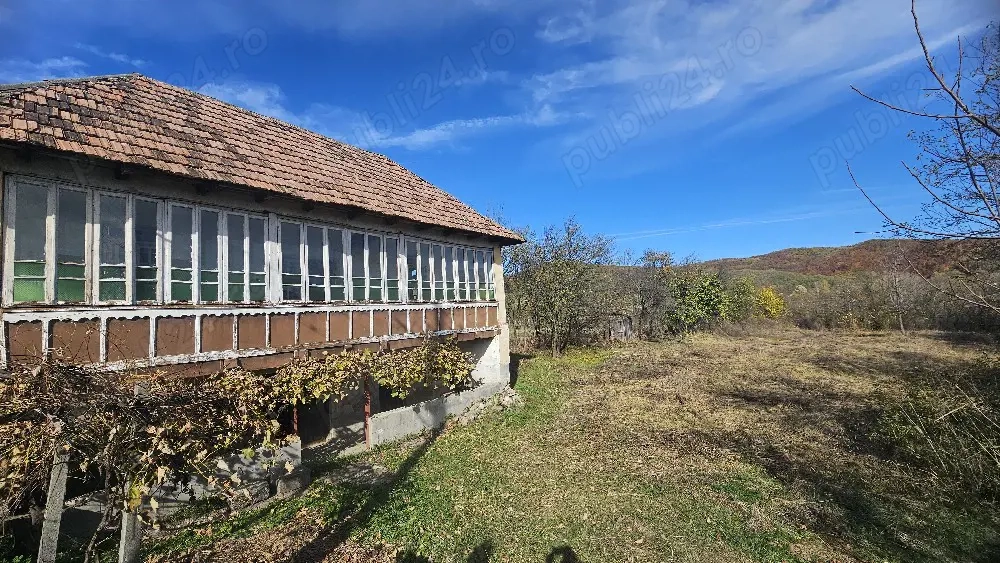 Casă de vânzare în Bălteni, Comuna Copăceni, Vâlcea   teren 500 mp