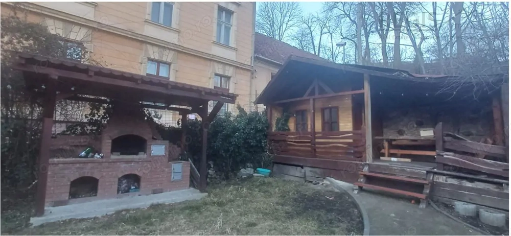 Casa moderna 4 camere cu gradina si loc de parcare, Ultracentral