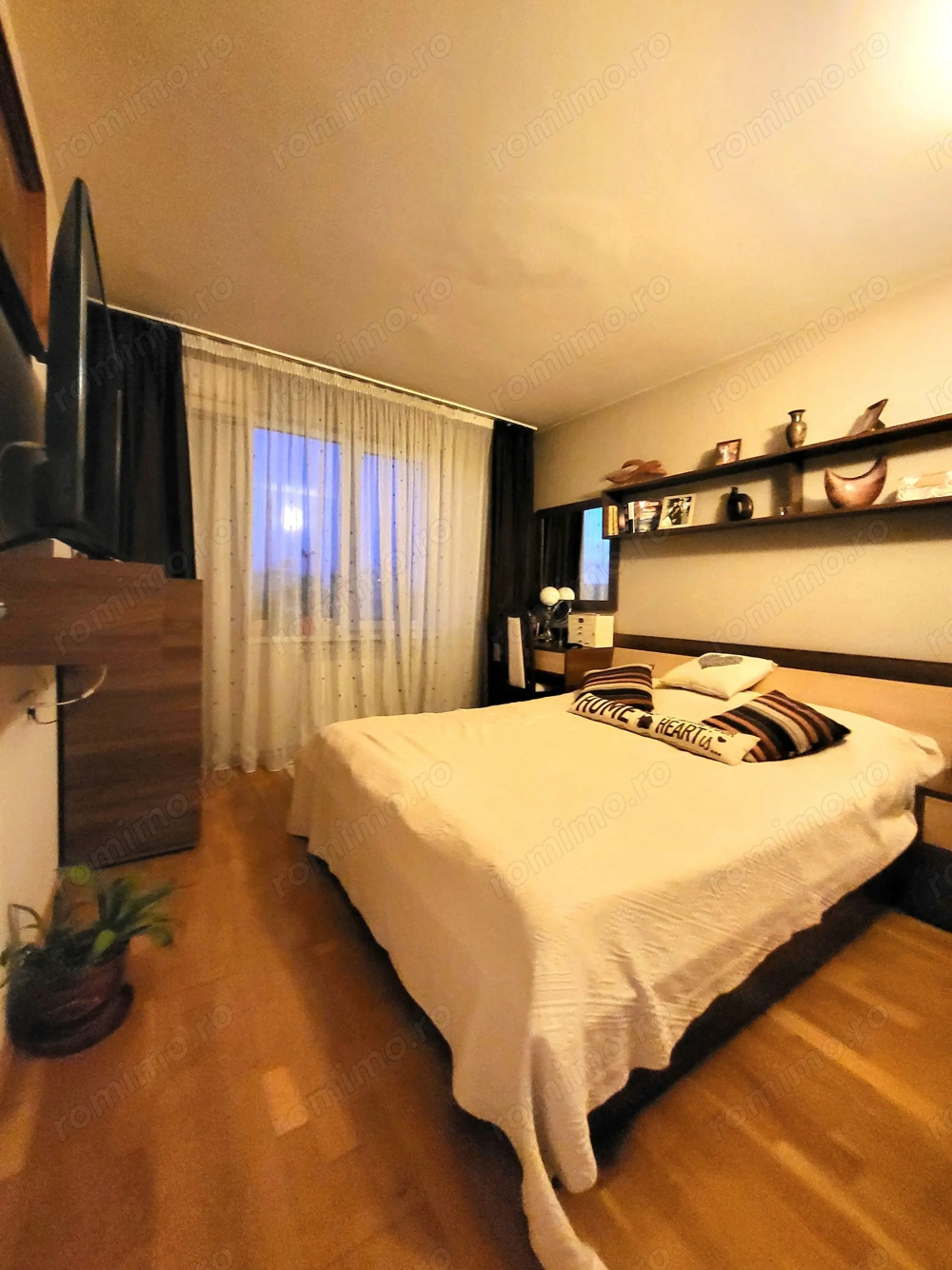 Apartament 3 camere, decomandat, amenajat, lângă Mall