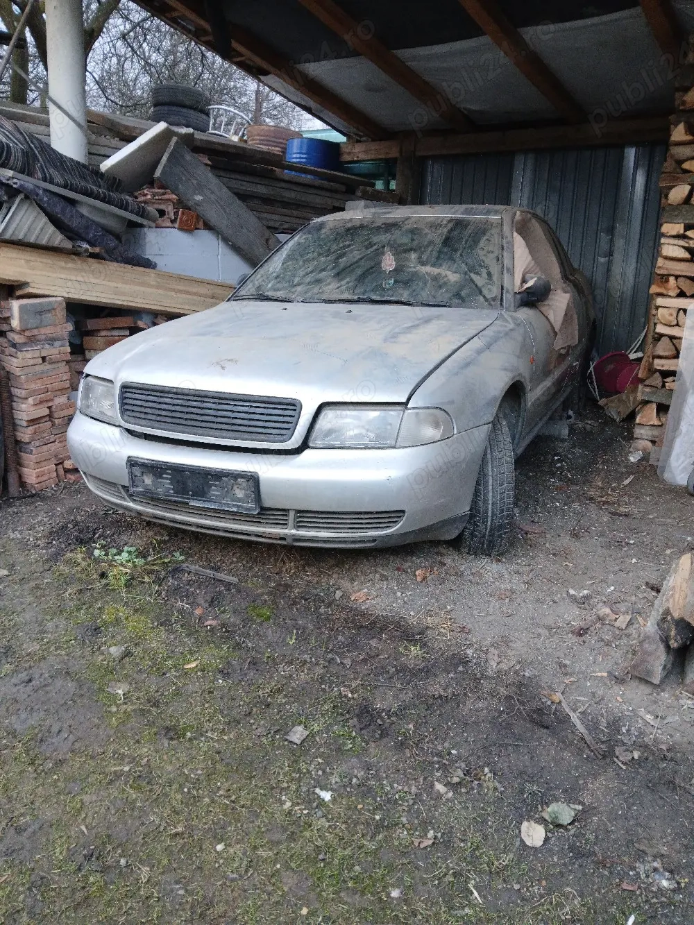 dezmembrez intreg audi a4 b5 1.8 125 cai din 1995