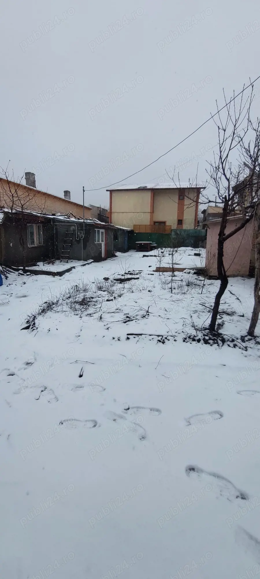 48500 Euro- 293 m.p. Teren si casa demolabila in mun. Galati