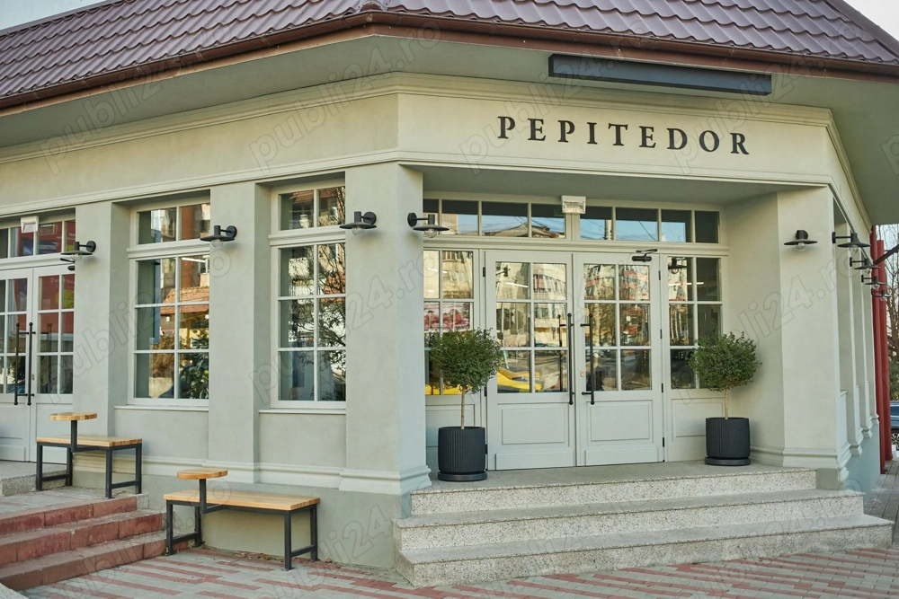 Personal servire bistro PEPITEDOR Piatra Neamt