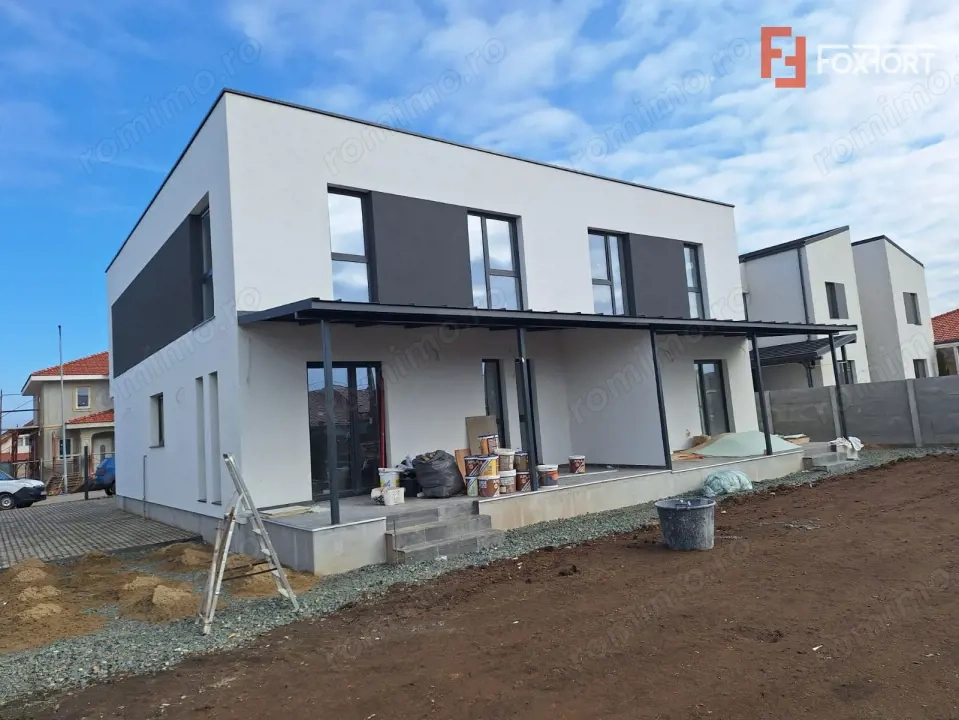 Duplex cu 5 camere de 125 mp si 3 bai, zona Dumbravita