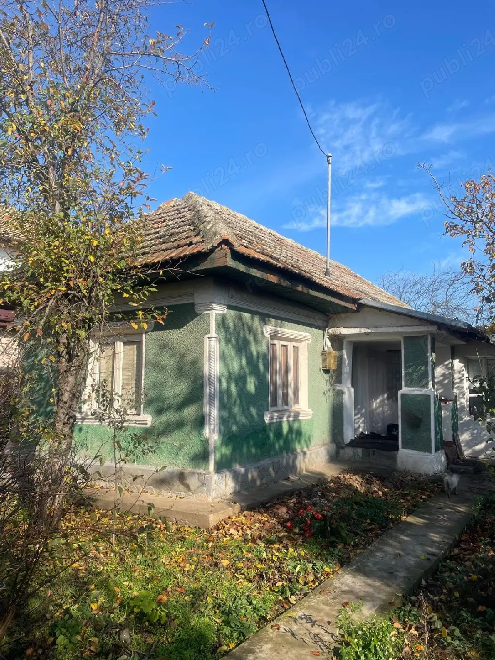 Casa de vanzare cu teren 2400m