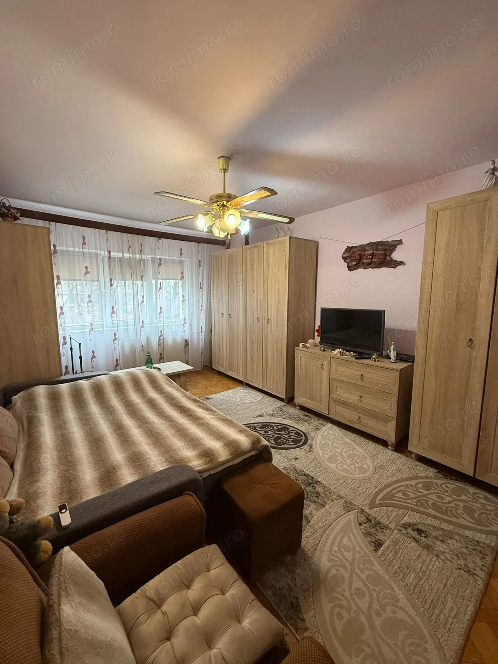 Apartament cu 2 camere etajul 1 bloc izolat  Girocului 