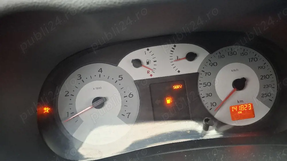 vând Renault symbol 