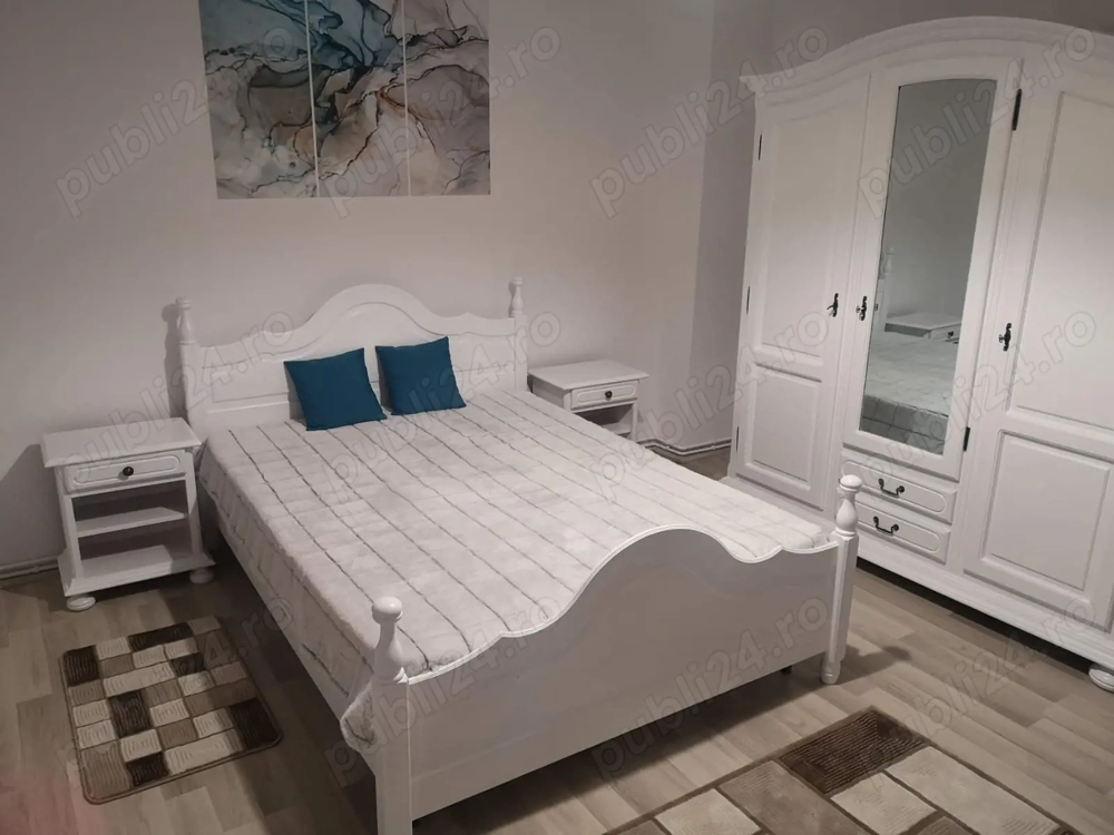 Apartament spațios 3 camere, zona centrala , Poli 2